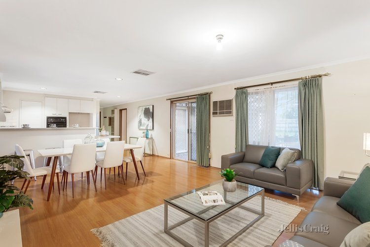 24 Linnel Court Rowville 3178