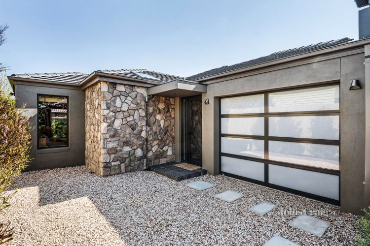 2 4 Mawby Road Bentleigh East 3165