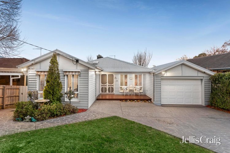 24 Olwen Street Nunawading 3131