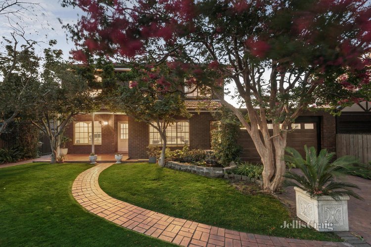 24 Outlook Drive Camberwell 3124