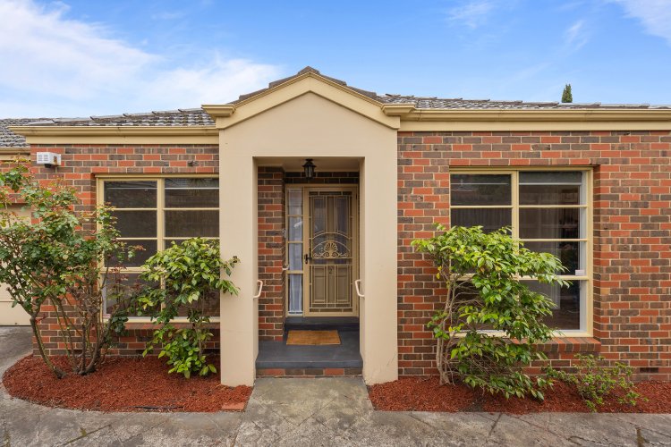 2/4 Pretoria Street Deepdene 3103