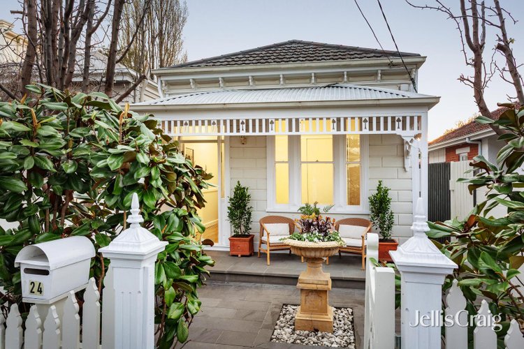 24 Railway Avenue Armadale 3143