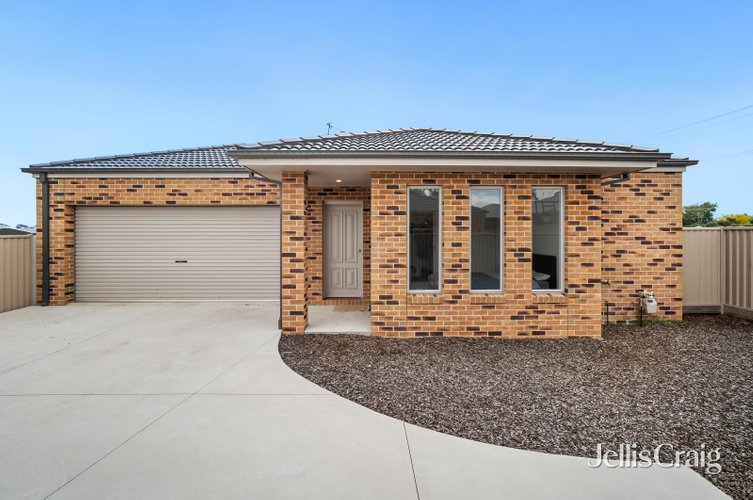 2/4 Rance Road  Delacombe 3356