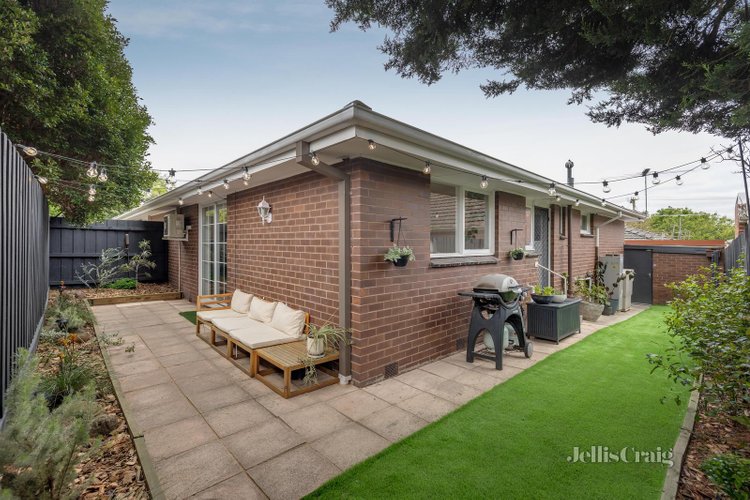 2 4 Stanhope Street Mont Albert 3127