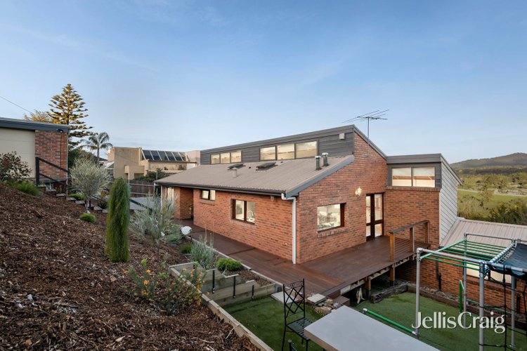 24 Struan Avenue Mooroolbark 3138