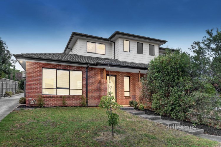 2 4 Stuart Crescent Nunawading 3131