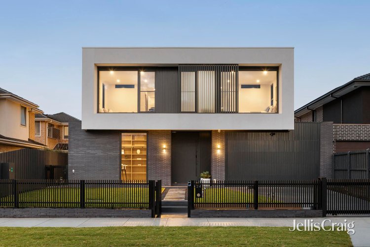 24 Sumersett Avenue Oakleigh South 3167