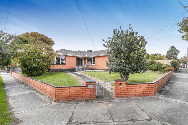 24 Summit Crescent Glen Waverley 3150