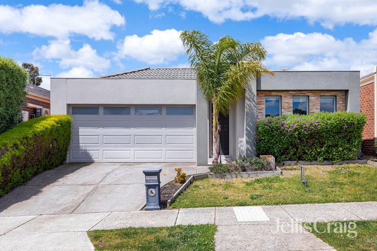 24 Tallis Grove Doreen 3754