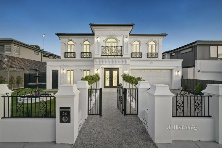 24 Tamarisk Avenue Glen Waverley 3150
