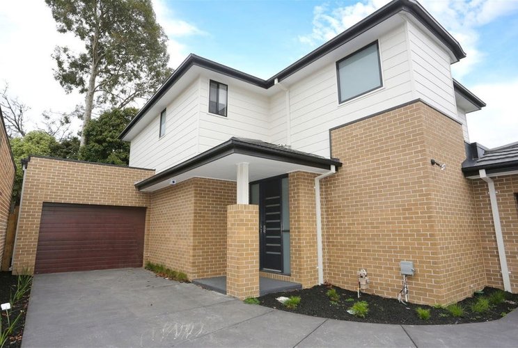 2/4 West Court Glen Waverley 3150