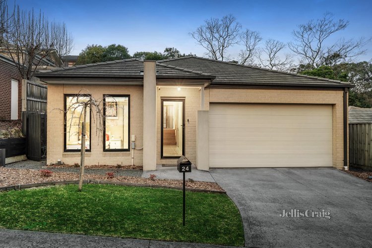 24 12 Irvine Street Mitcham 3132