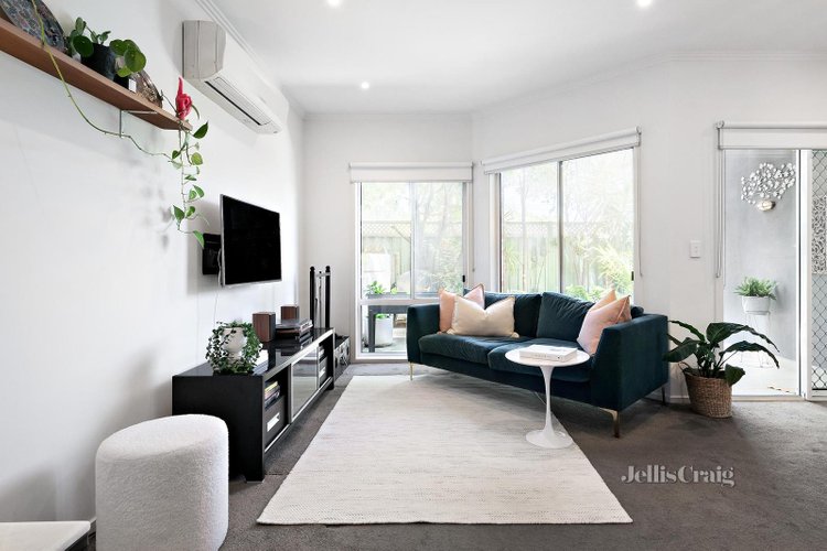 24 2 Newmarket Way Flemington 3031