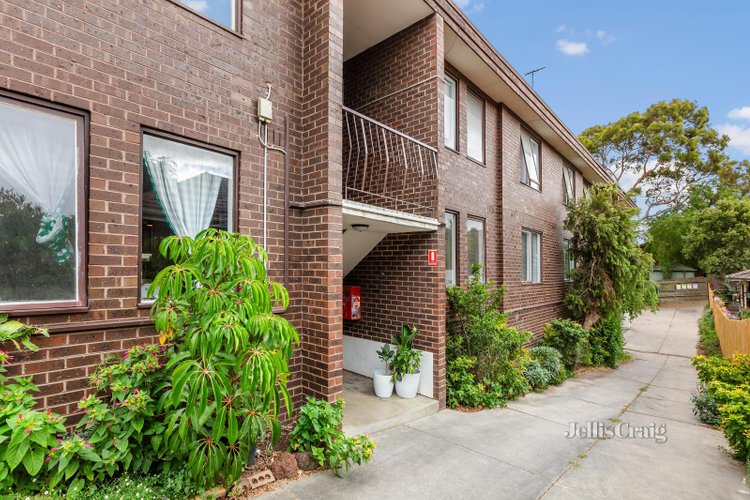 2 42 Passfield Street Brunswick West 3055