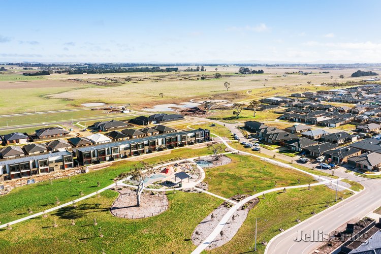 242 520 Greenhalghs Road Winter Valley 3358