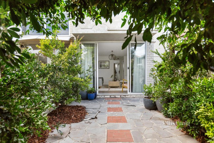 2 43 Bunting Street Richmond 3121
