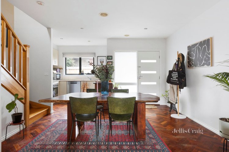 2 43 Chaleyer Street Reservoir 3073