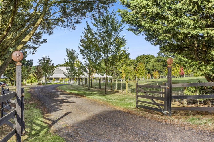 243 Knox Road Romsey 3434