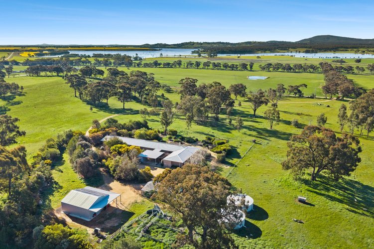 245 Clarke Lane  Newstead 3462