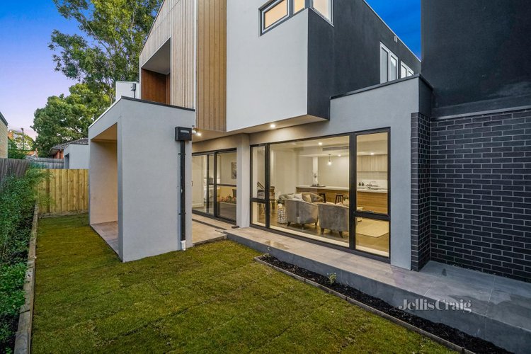 2 464 Waverley Road Mount Waverley 3149