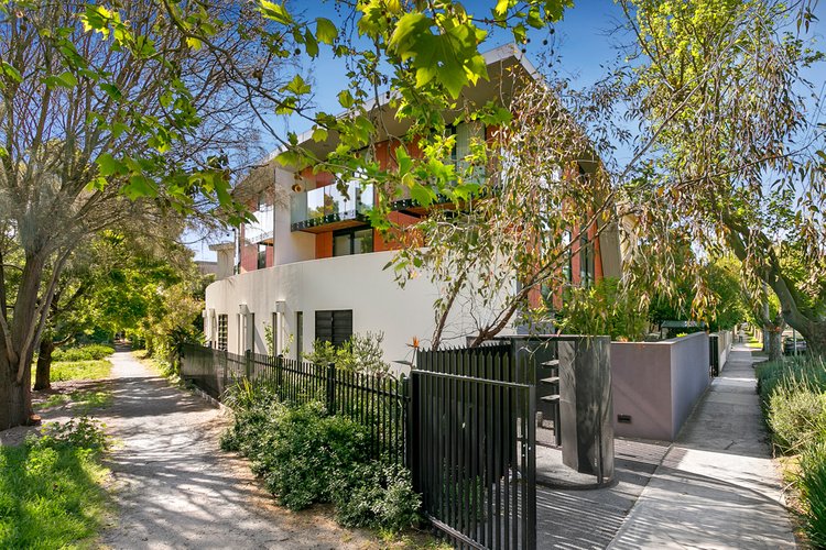 2 489 St Kilda Street Elwood 3184