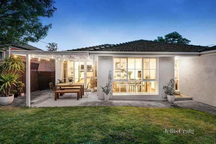 2 497 Elgar Road Mont Albert North 3129