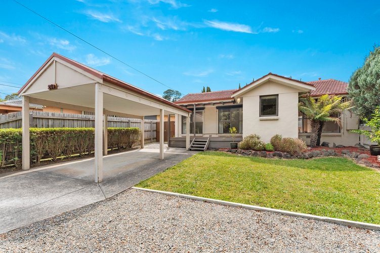 24A Longfellow Avenue  Mooroolbark 3138