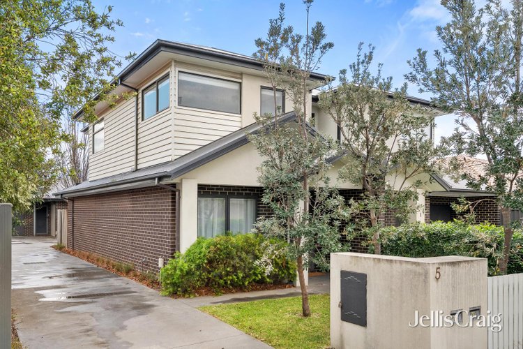 2 5 Angus Avenue Altona North 3025