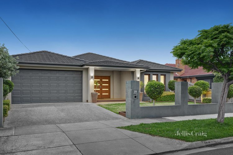 25 Beddoe Avenue Bentleigh East 3165