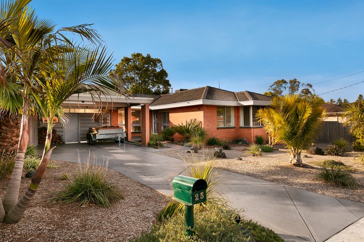 25 Blackwood Drive Wheelers Hill 3150