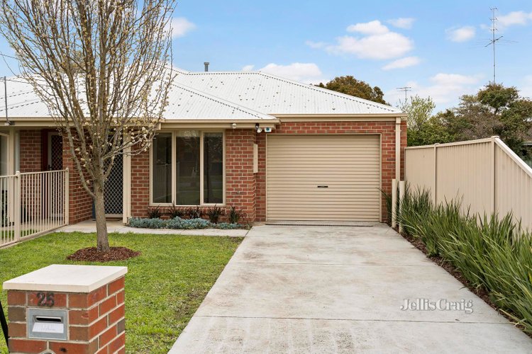 25 Boronia Grove Wendouree 3355