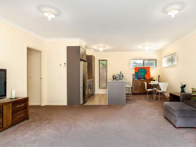 2/5 Bosanquet Avenue, Newtown