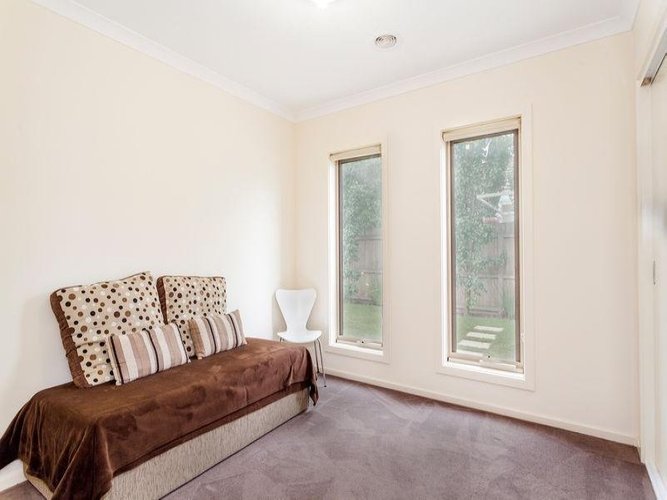 2/5 Bosanquet Avenue, Newtown