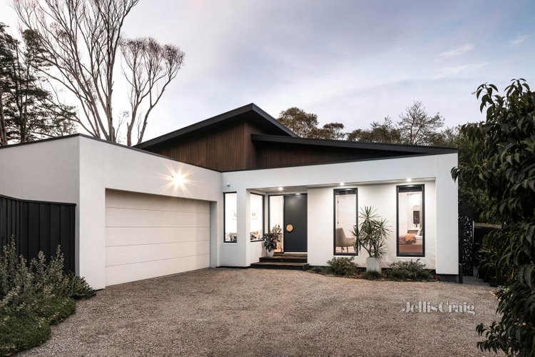 2 5 Crest Street Greensborough 3088