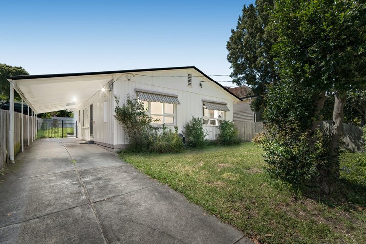 25 Deakin Street Mitcham 3132