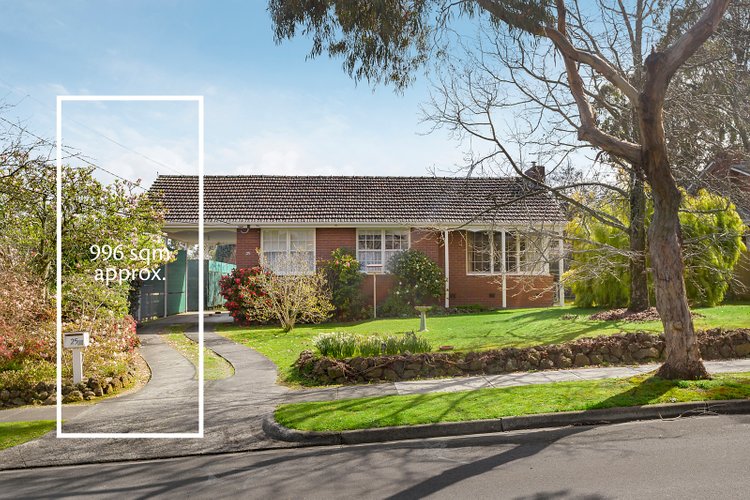 25 Dudley Street Mitcham 3132