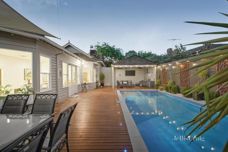 25 Empress Road Surrey Hills 3127