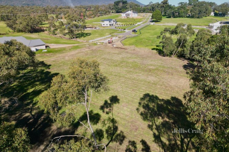 25 Jaxlee Close Mooroolbark 3138