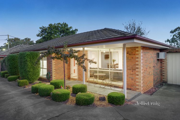 2 5 Leach Street Briar Hill 3088