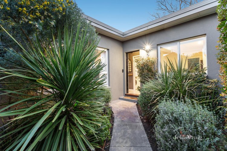 2 5 Lower Dandenong Road Mentone 3194