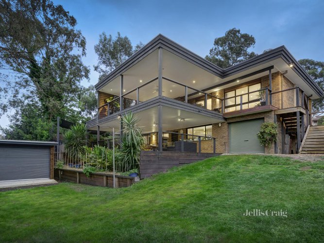 25 Malabar Crescent Eltham 3095