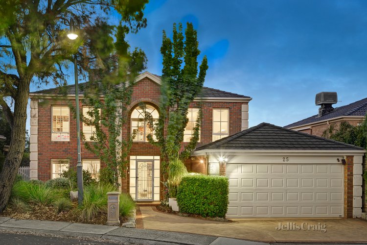 25 Park Hill Way Doncaster 3108