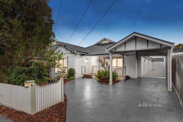25 Peter Avenue Blackburn North 3130
