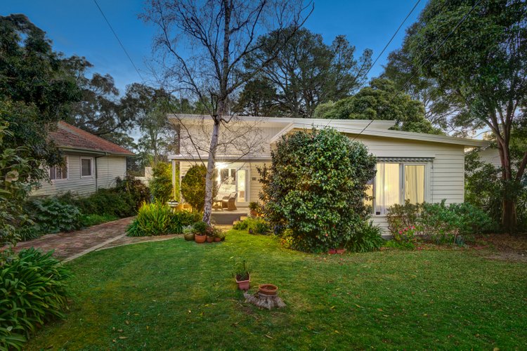 25 Pine Crescent Ringwood North 3134
