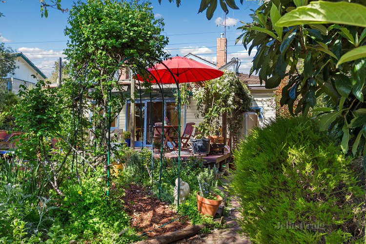 25 Richards Road Castlemaine 3450