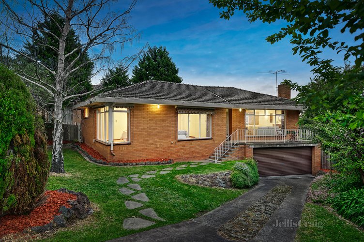 25 Rosaline Avenue Mount Waverley 3149