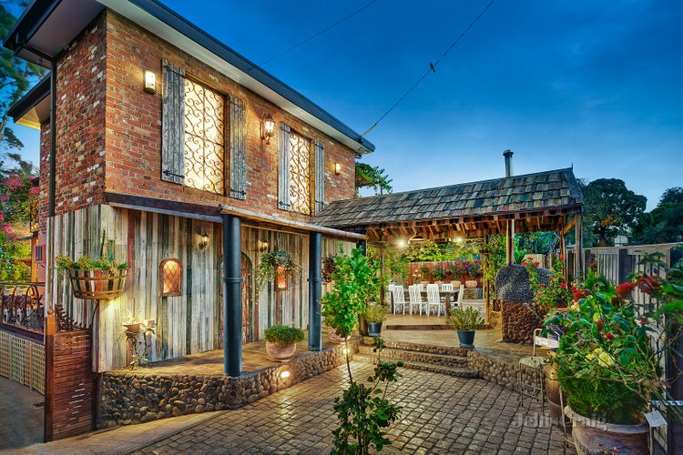 25 Sartori Street Burwood East 3151