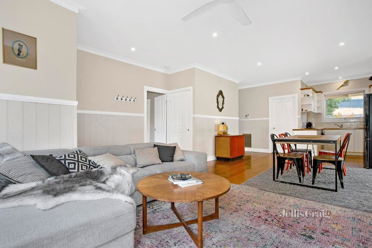 2 5 Strebor Drive Daylesford 3460