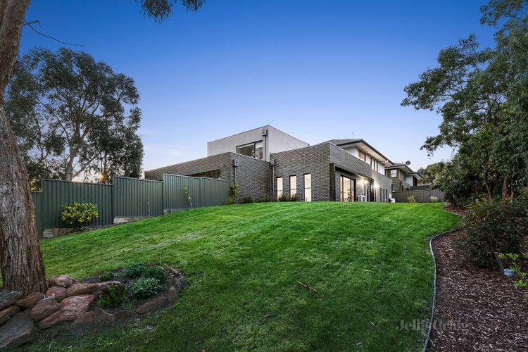 25 Sun Orchid Circuit Greensborough 3088