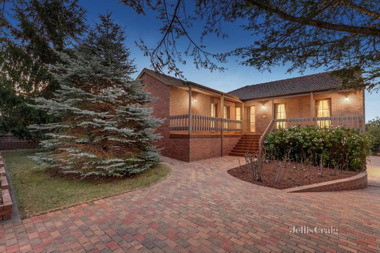 25 Westfield Drive Doncaster 3108